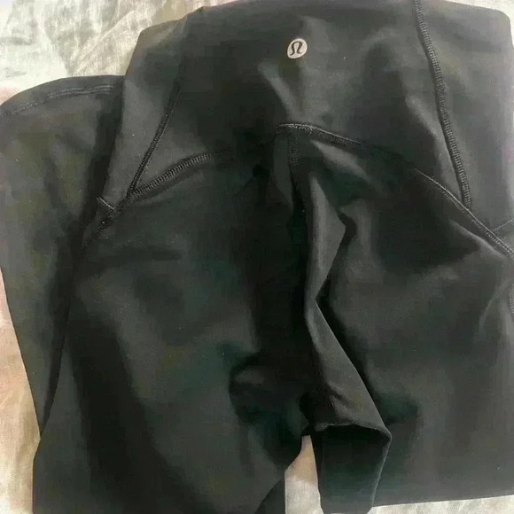 Lululemon Train Times Crop (17"), Black, Size 2 - Picture 9 of 10